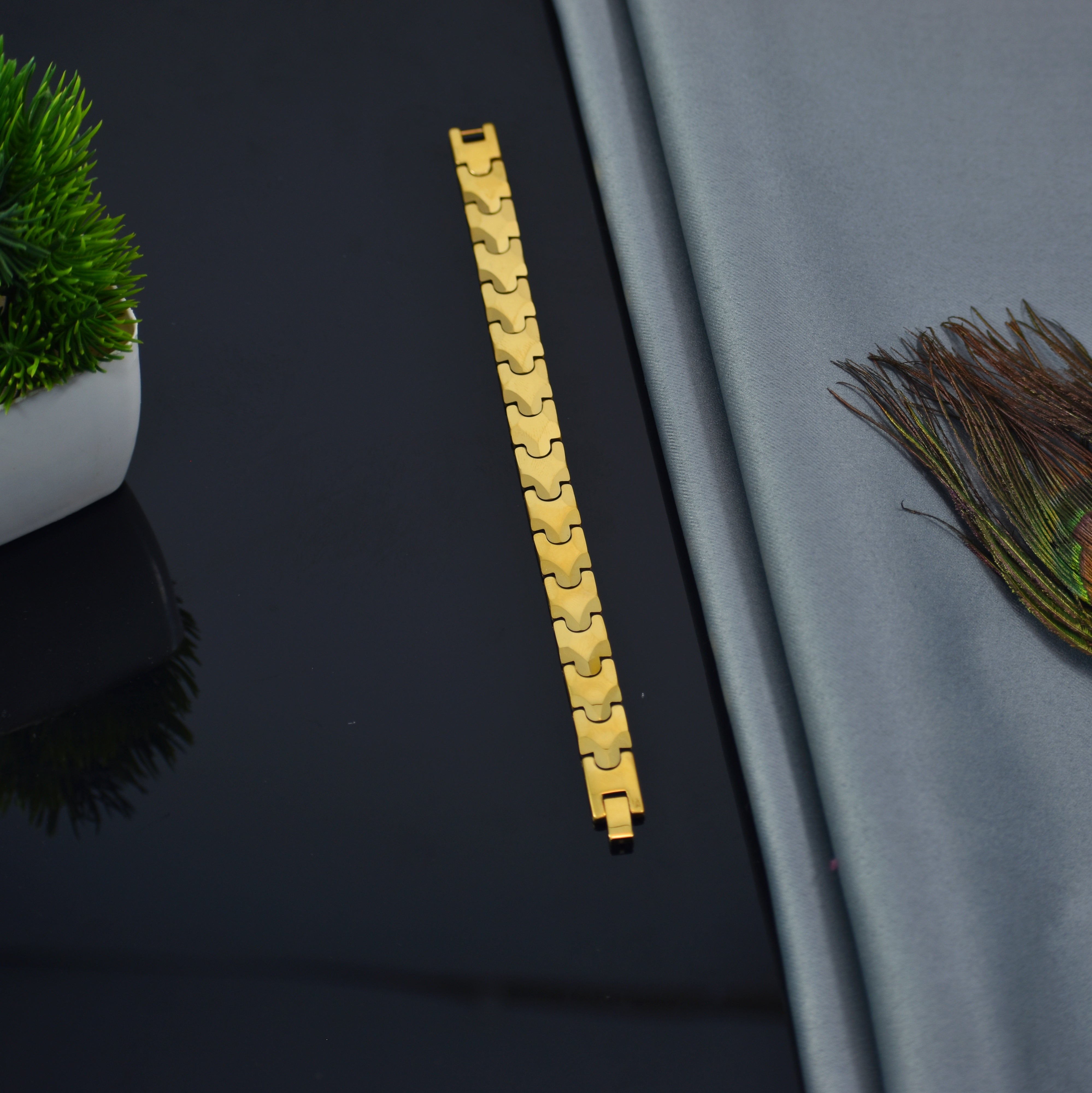 Premium Anti-Tarnish Gold-Plated Linked Bracelet | 6-12 Months Long-Lasting Shine - BOMIGP