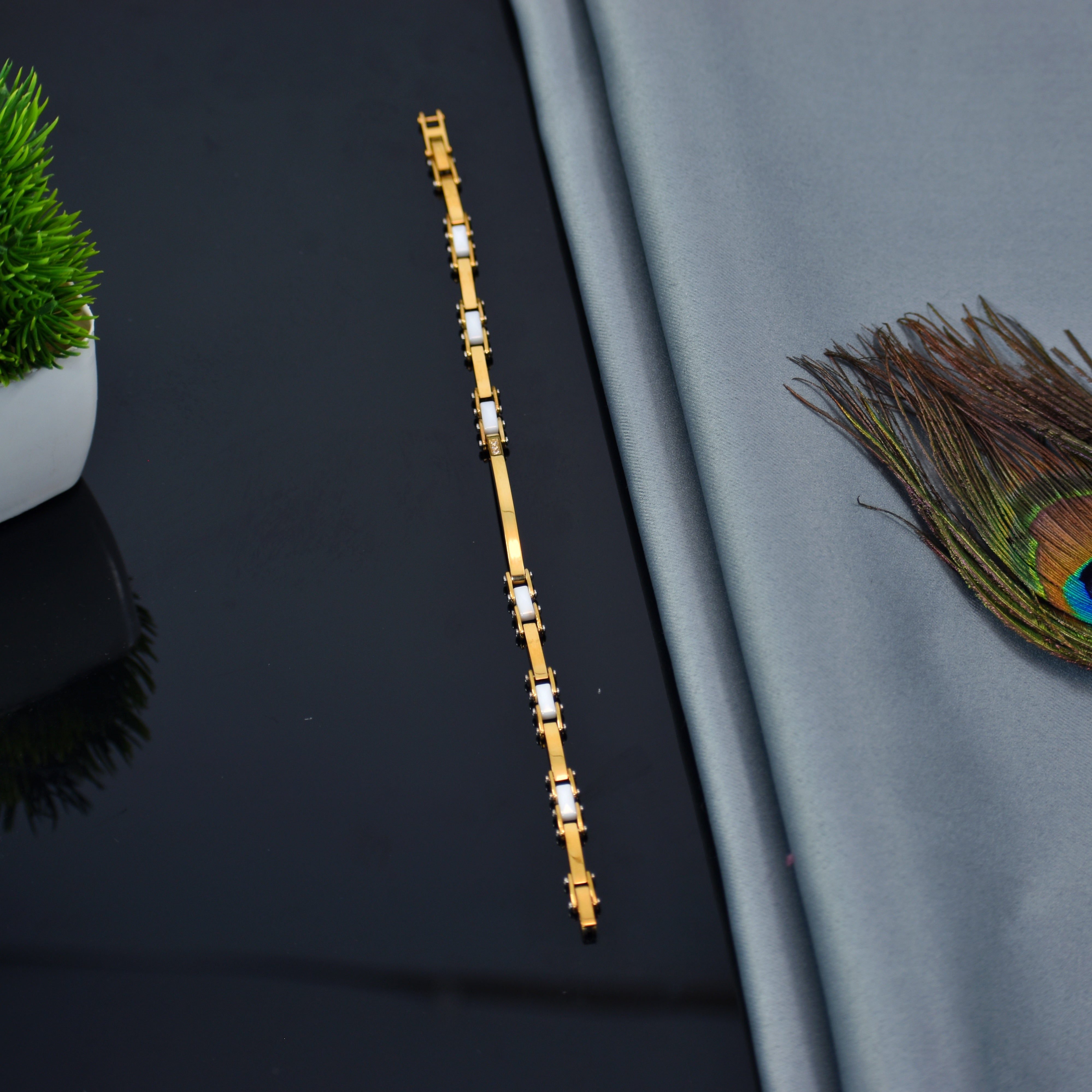 Luxury Slim Gold-Plated Bracelet | Premium Finish & Daily Wear Friendly | 6–12 Months Shine