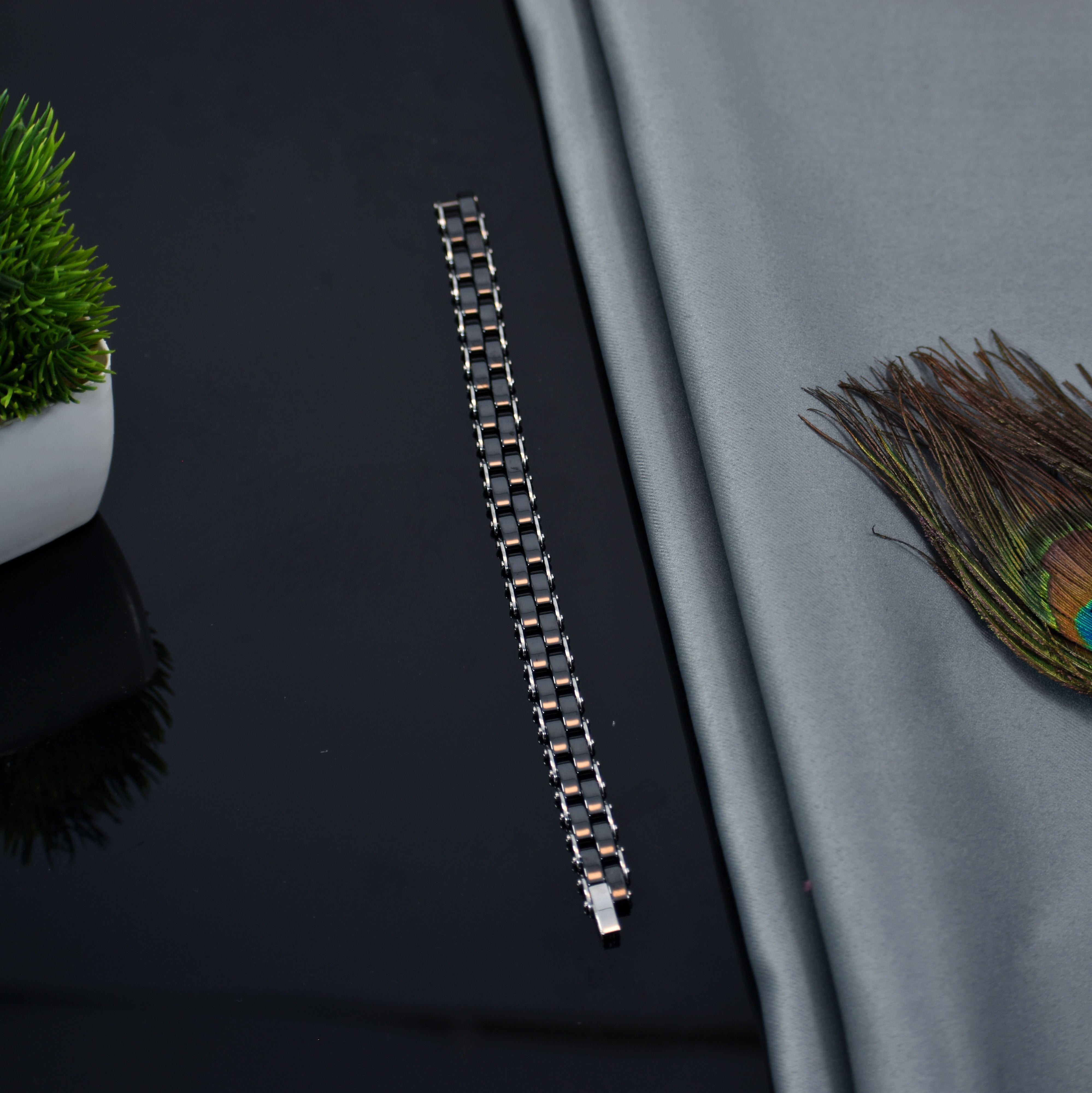 Premium Black Ceramic Bracelet | Stylish & Durable Design – પુરુષો માટે સ્ટાઇલિશ સેરેમિક બ્રેસલેટ