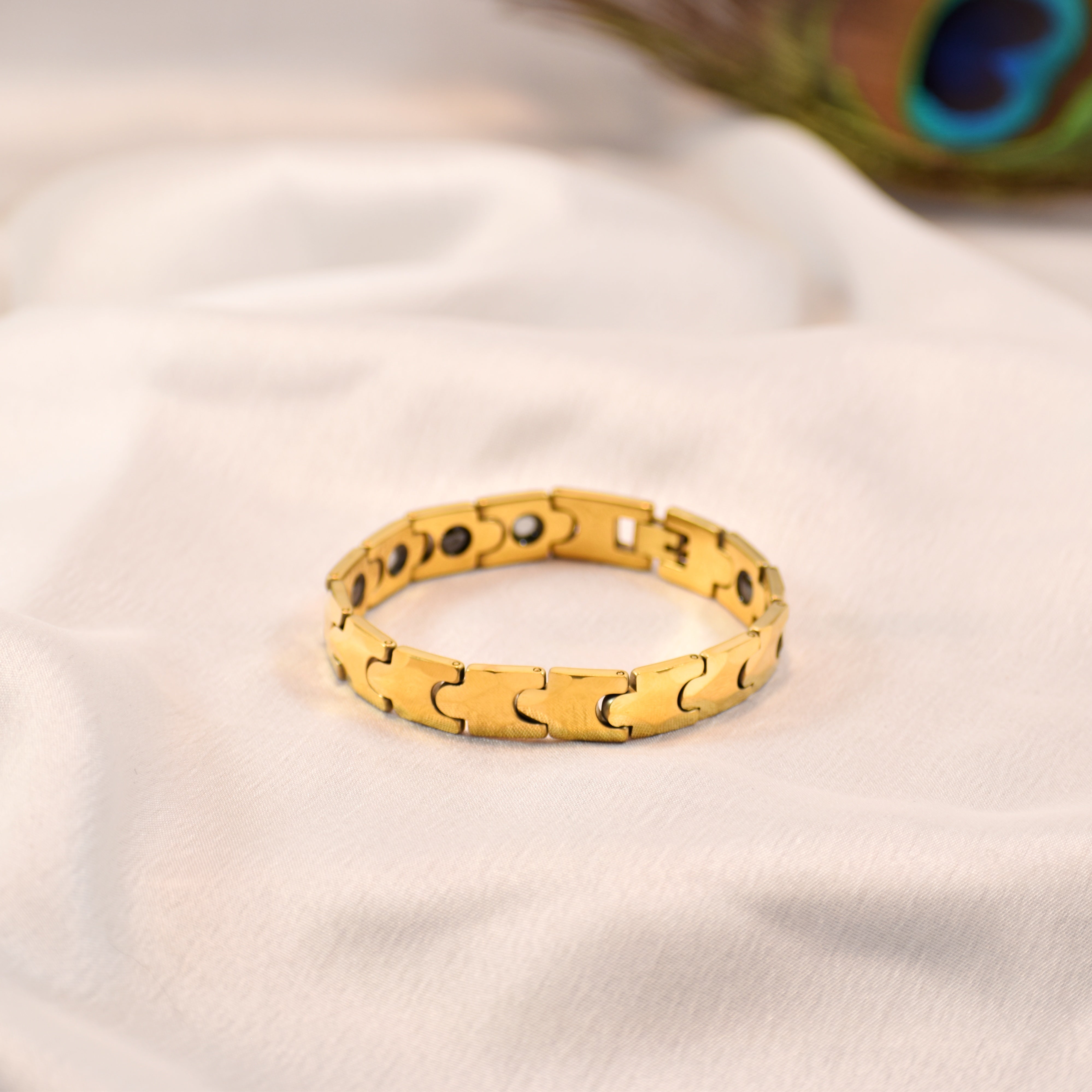 Premium Anti-Tarnish Gold-Plated Linked Bracelet | 6-12 Months Long-Lasting Shine - BOMIGP