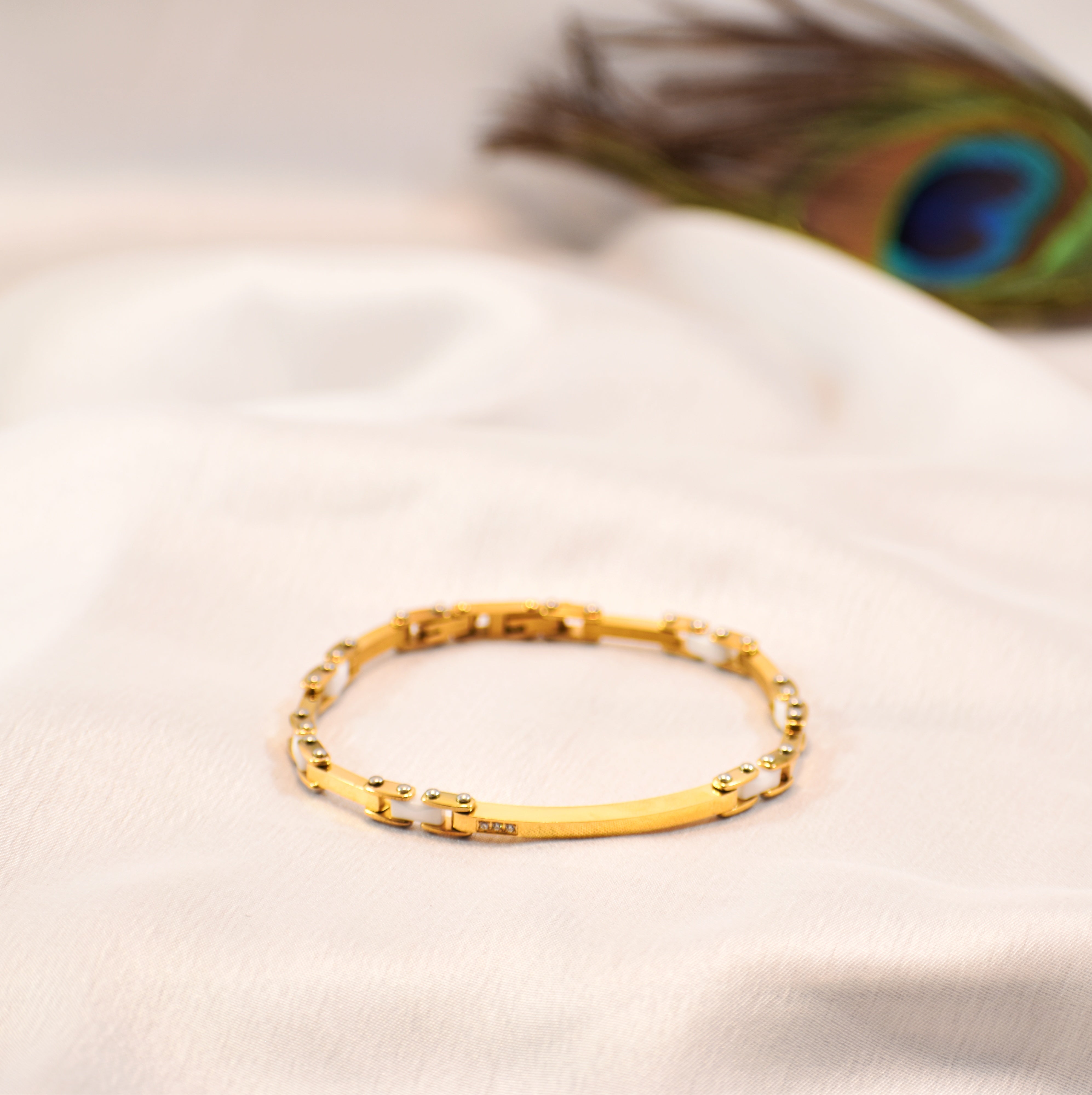 Luxury Slim Gold-Plated Bracelet | Premium Finish & Daily Wear Friendly | 6–12 Months Shine