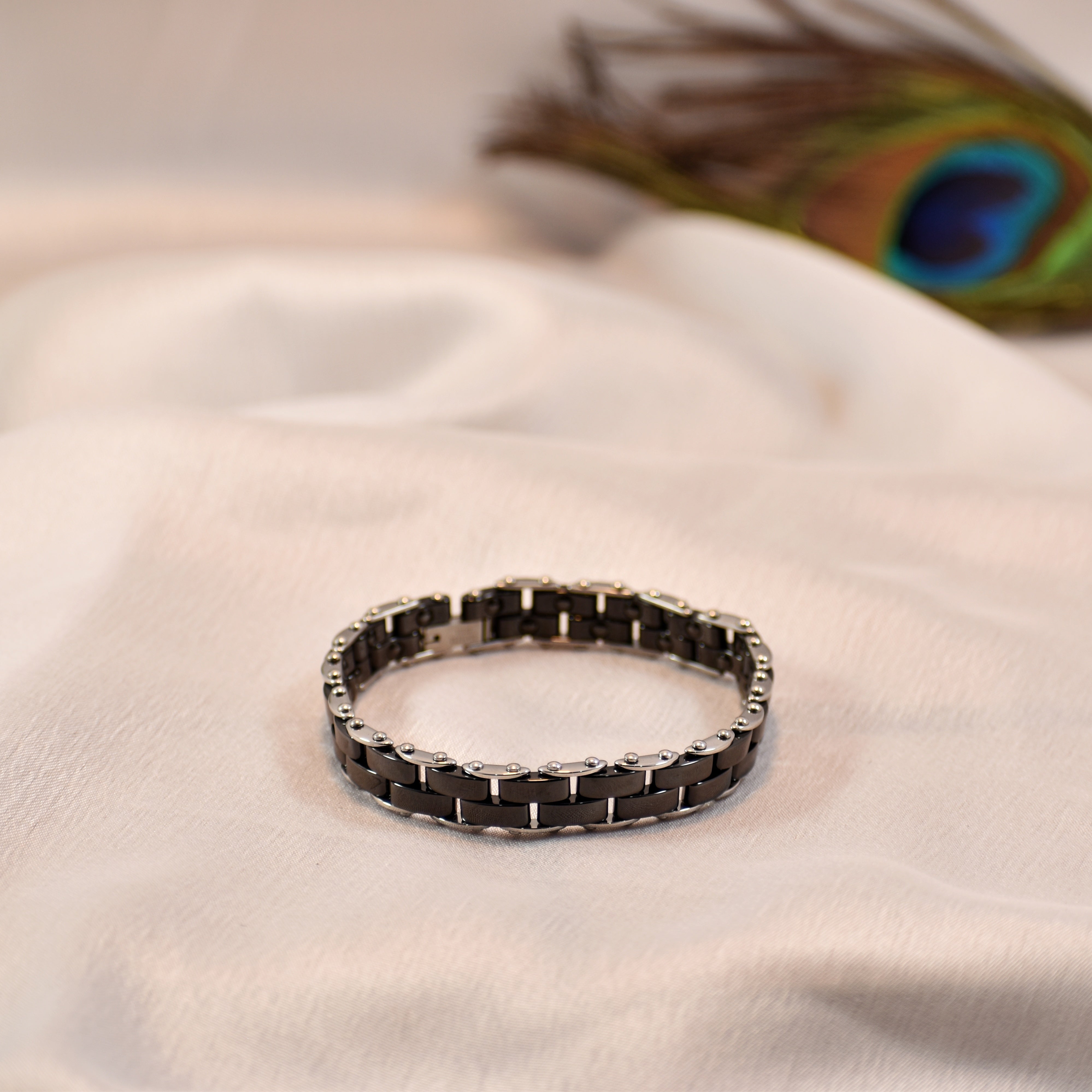 Premium Black Ceramic Bracelet | Stylish & Durable Design – પુરુષો માટે સ્ટાઇલિશ સેરેમિક બ્રેસલેટ