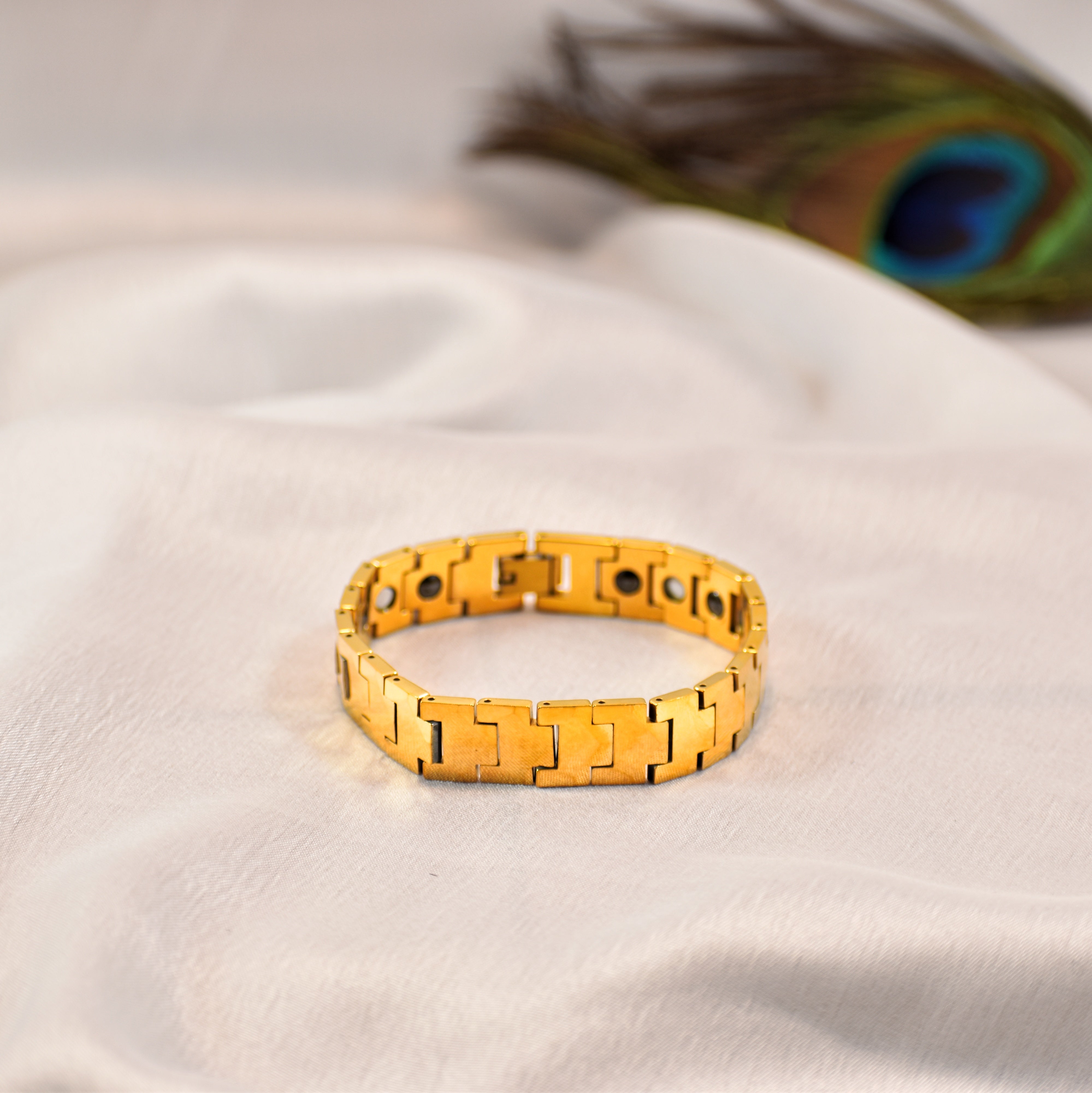 Golden Armour – Premium Geometric Link Bracelet | Anti Tarnish | Royal Shine