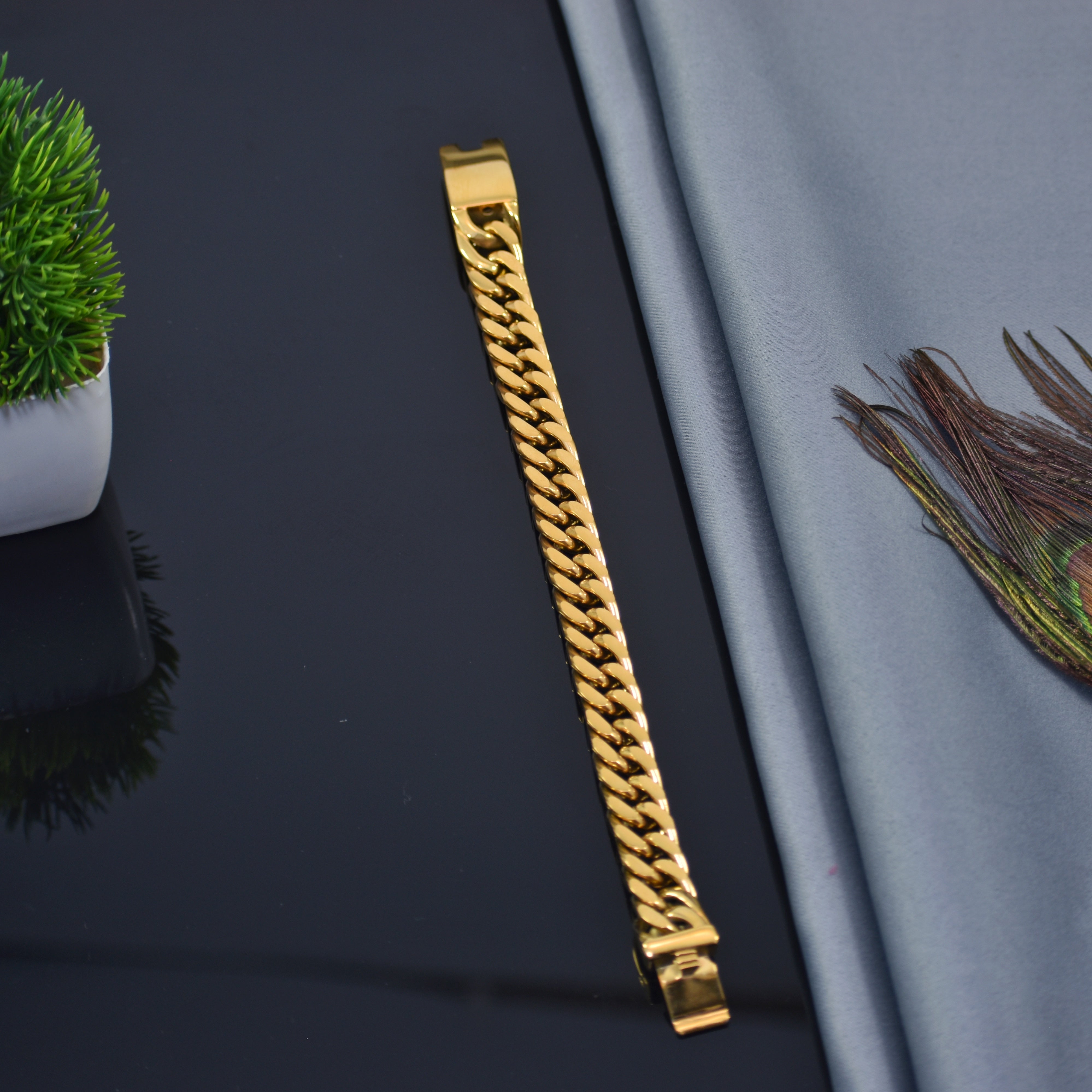 💛 Premium Cuban Link Bracelet | Pure Golden Shine | સ્ટાઈલિશ & Royal Look 💛