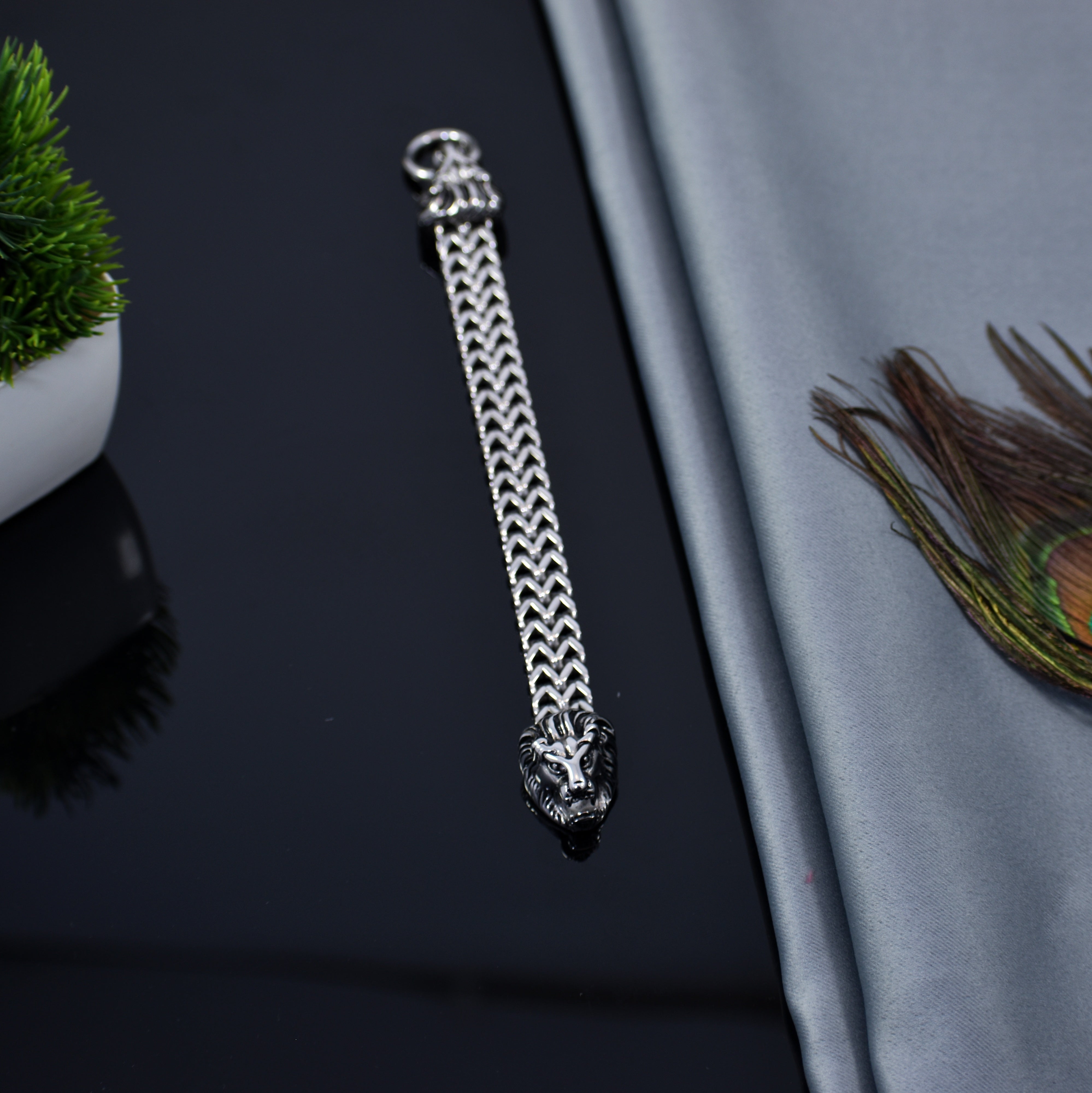 Premium Silver Lion Head Bracelet | Extraordinary High-Quality Material | IGP High Quality | Long Lasting Shine