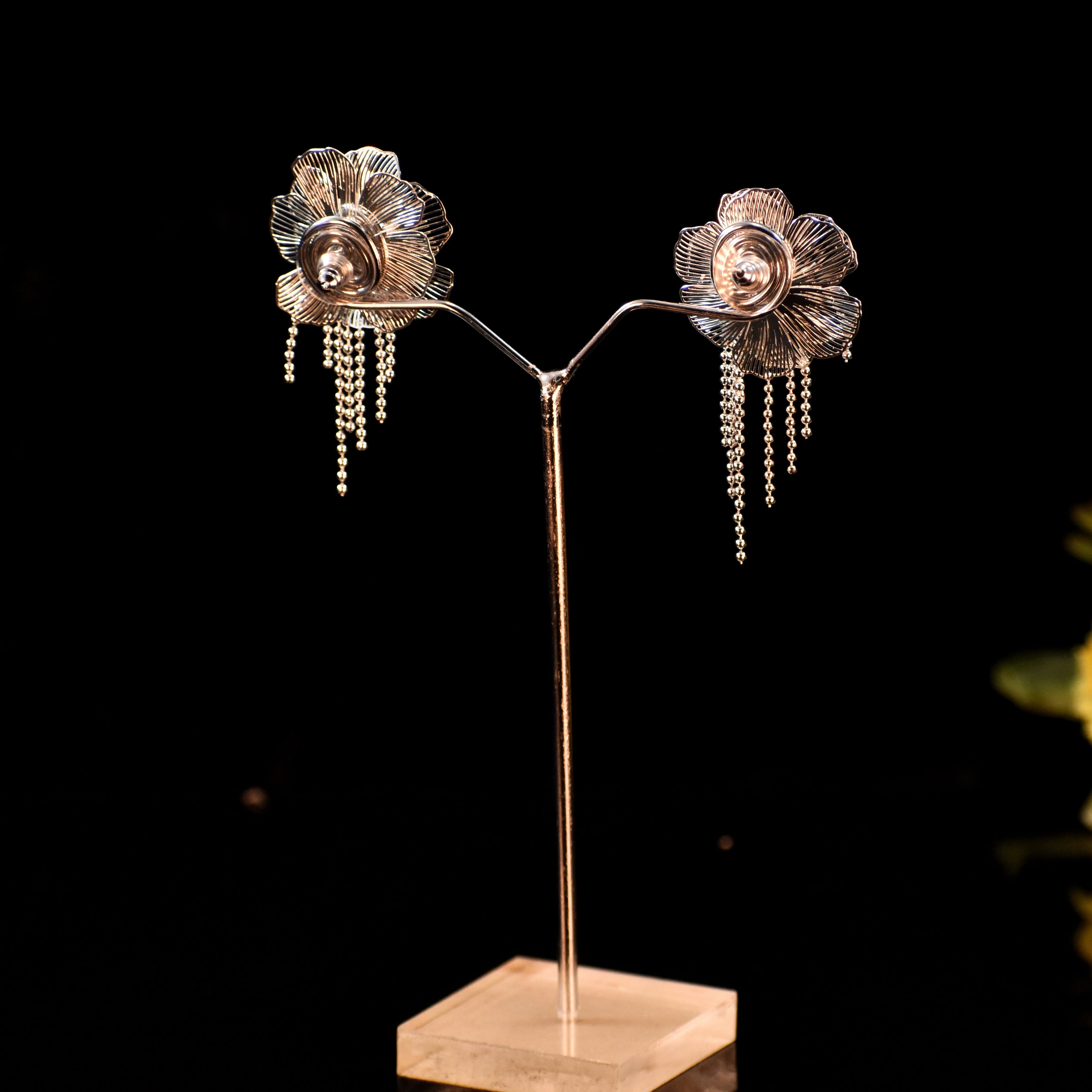 🌸 Premium Floral Chain Earrings - ✨ Elegance that Lasts Forever (લાંબા સમય સુધી ચાલતી એલીગન્સ) ✨