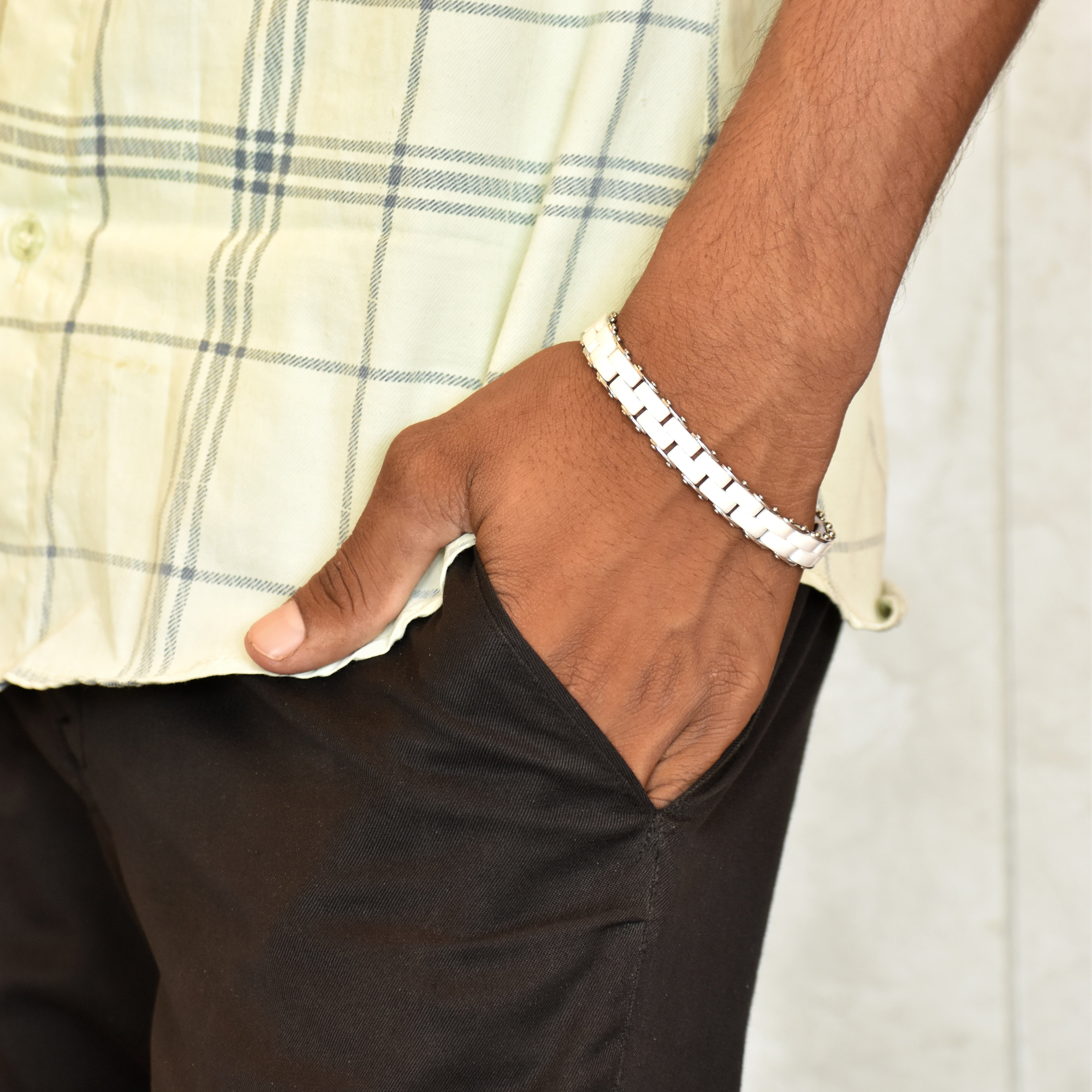 White Elegance – Premium Ceramic Bracelet | Anti Tarnish | 6-12 Month Shine