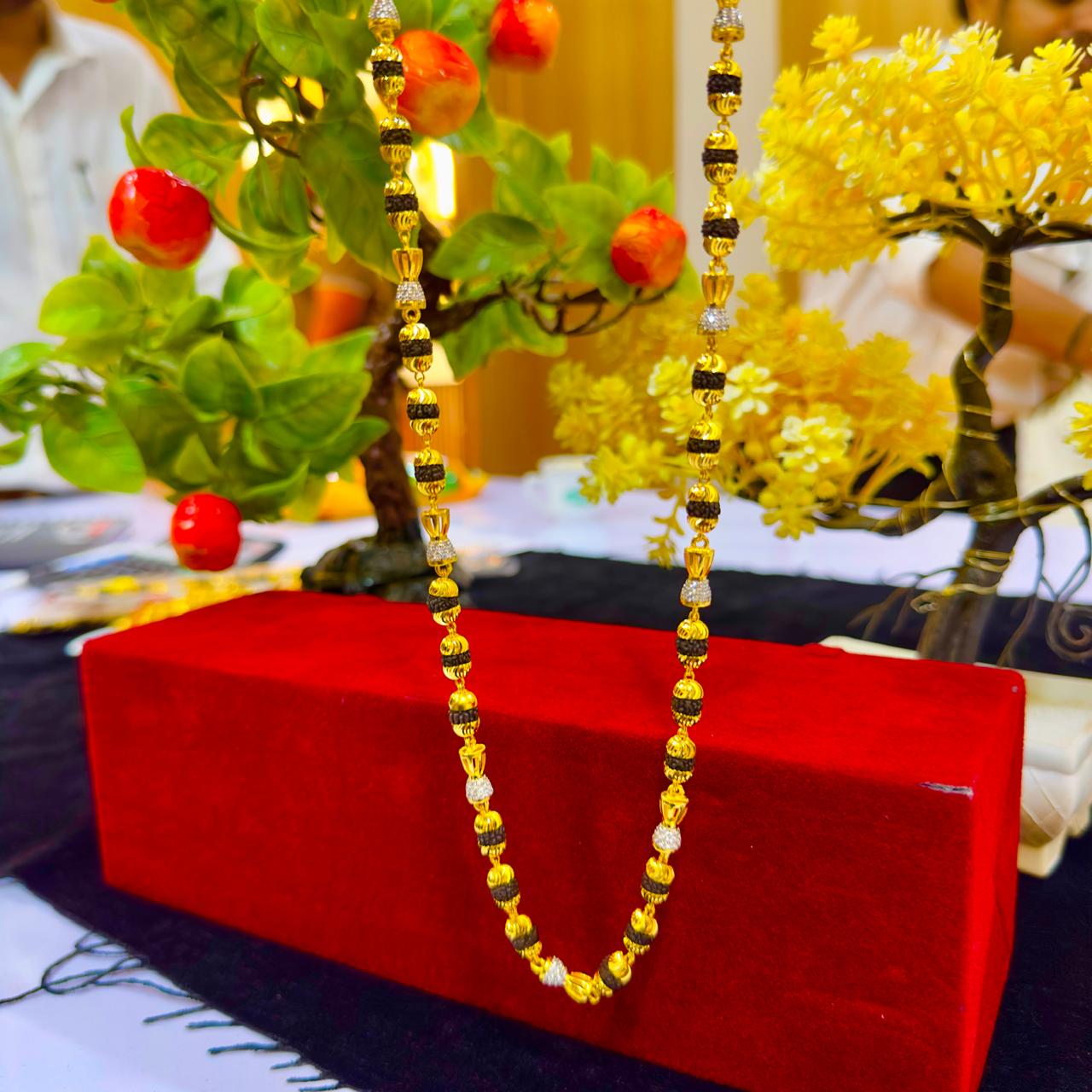 Designer 24 Carat Real Gold Plated Rudraksh Mala | 12 Month Guarantee | 1 Year Free Polish | 30% Refund Assured | เชถเซเชญเชพเชฏเชฎเชพเชจ เชฐเซเชฆเซเชฐเชพเชเซเชท เชฎเชพเชณเชพ 24 เชเซเชฐเซเช เชธเซเชจเชพเชจเซ เชเชขเชพเชตเช เชธเชพเชฅเซ