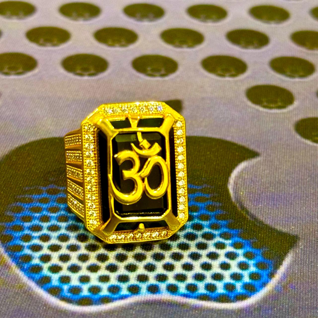ગોલ્ડ પ્લેટેડ “ઓમ” રિંગ – પ્રોફેશનલ અને સહજ 🕉️✨ Real Gold Plating