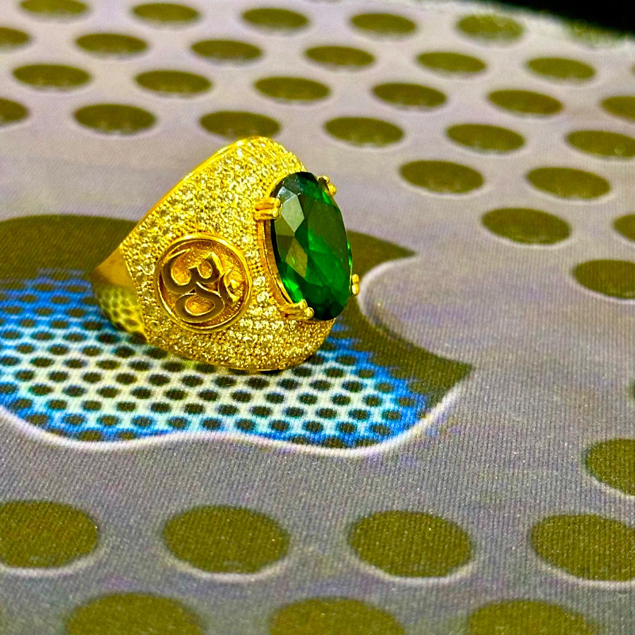 દિવ્ય 'ૐ' રત્ન ગોલ્ડ પ્લેટેડ રિંગ | Divine 'Om' Green Stone Gold Plated Ring