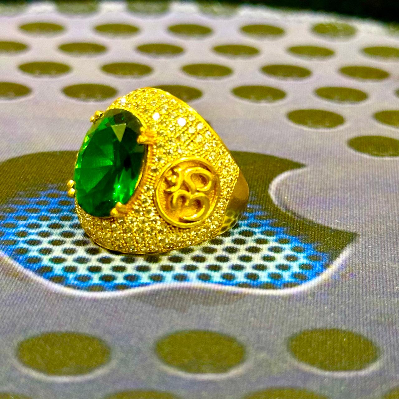 દિવ્ય 'ૐ' રત્ન ગોલ્ડ પ્લેટેડ રિંગ | Divine 'Om' Green Stone Gold Plated Ring