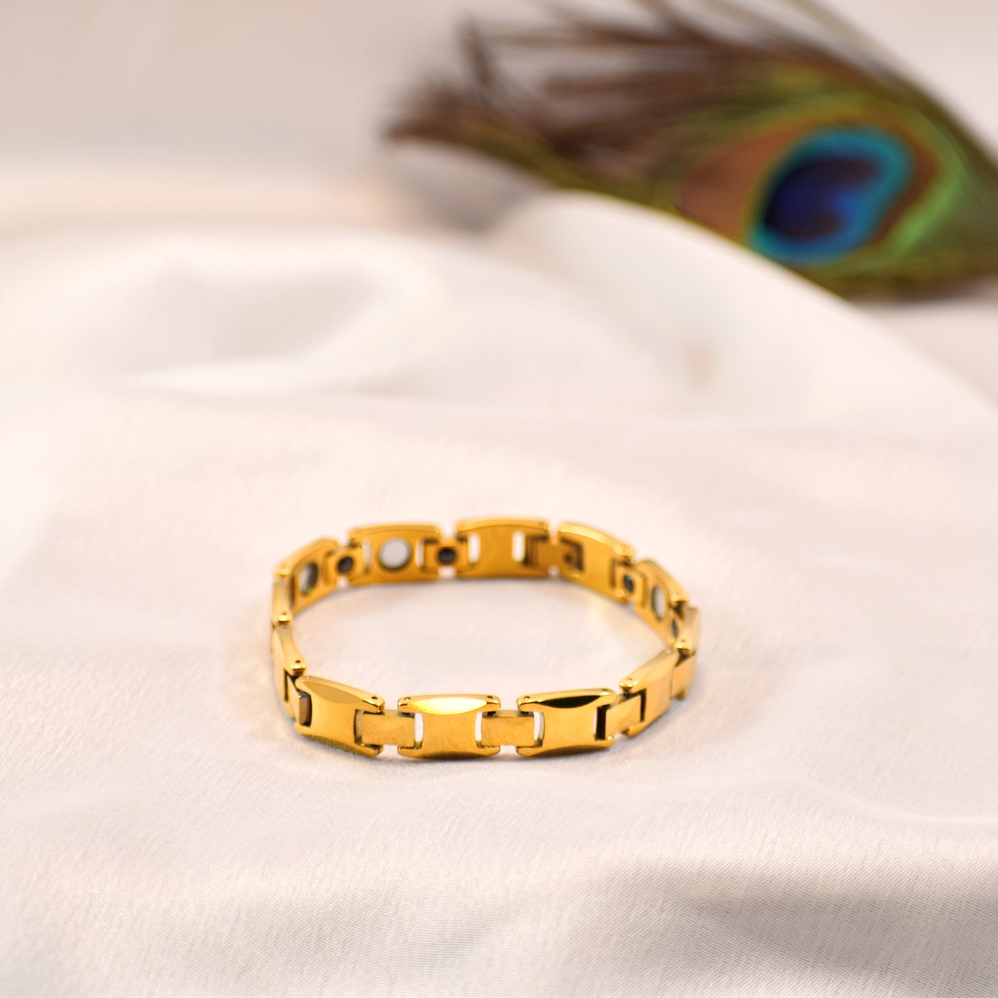 Golden Link Aura – Premium Men’s Bracelet | Anti Tarnish | Long Lasting Shine